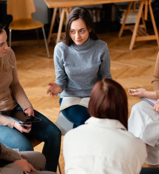 Adultos y Adolescentes